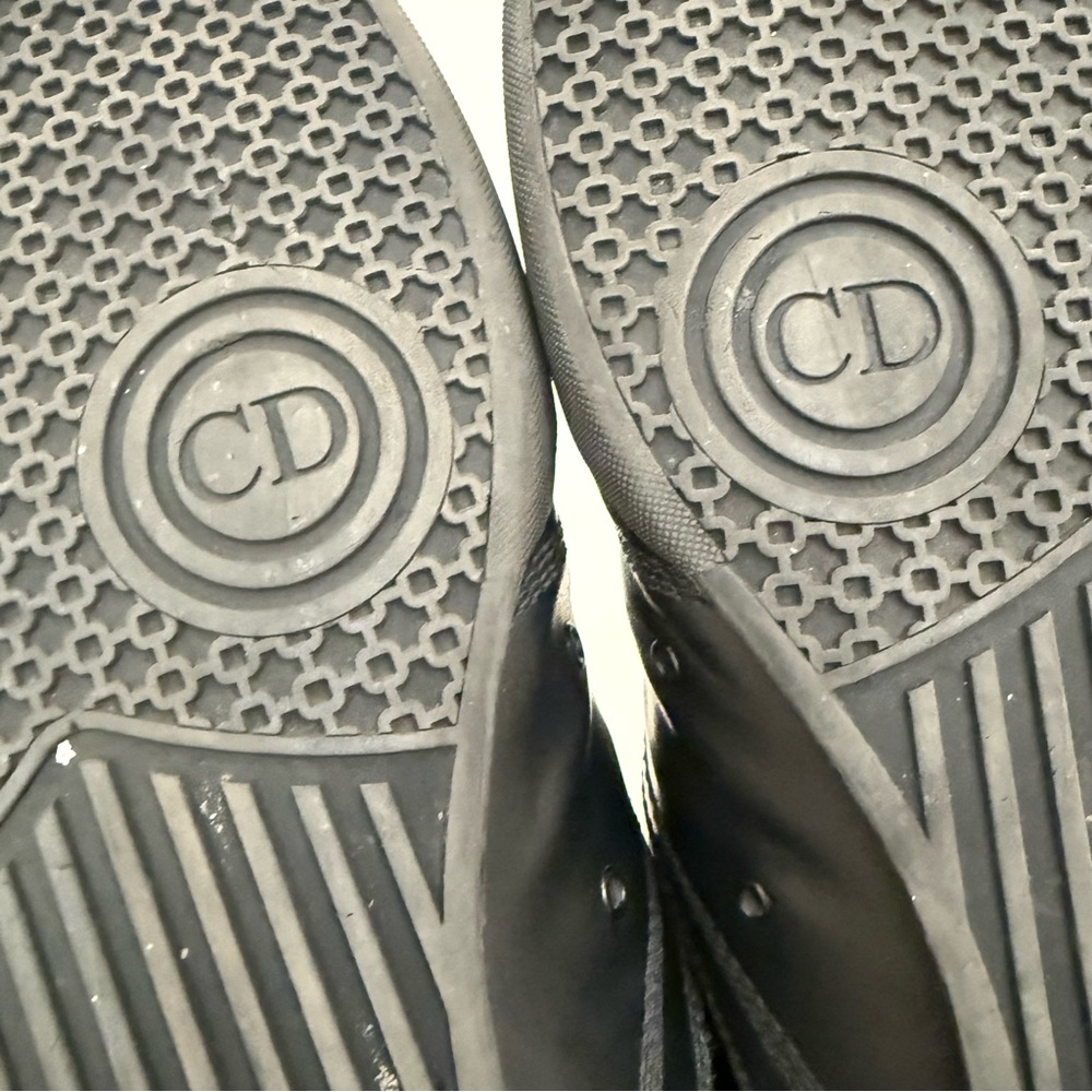 Dior Black Sneakers Sleek Leather Design - Picture 13 of 15